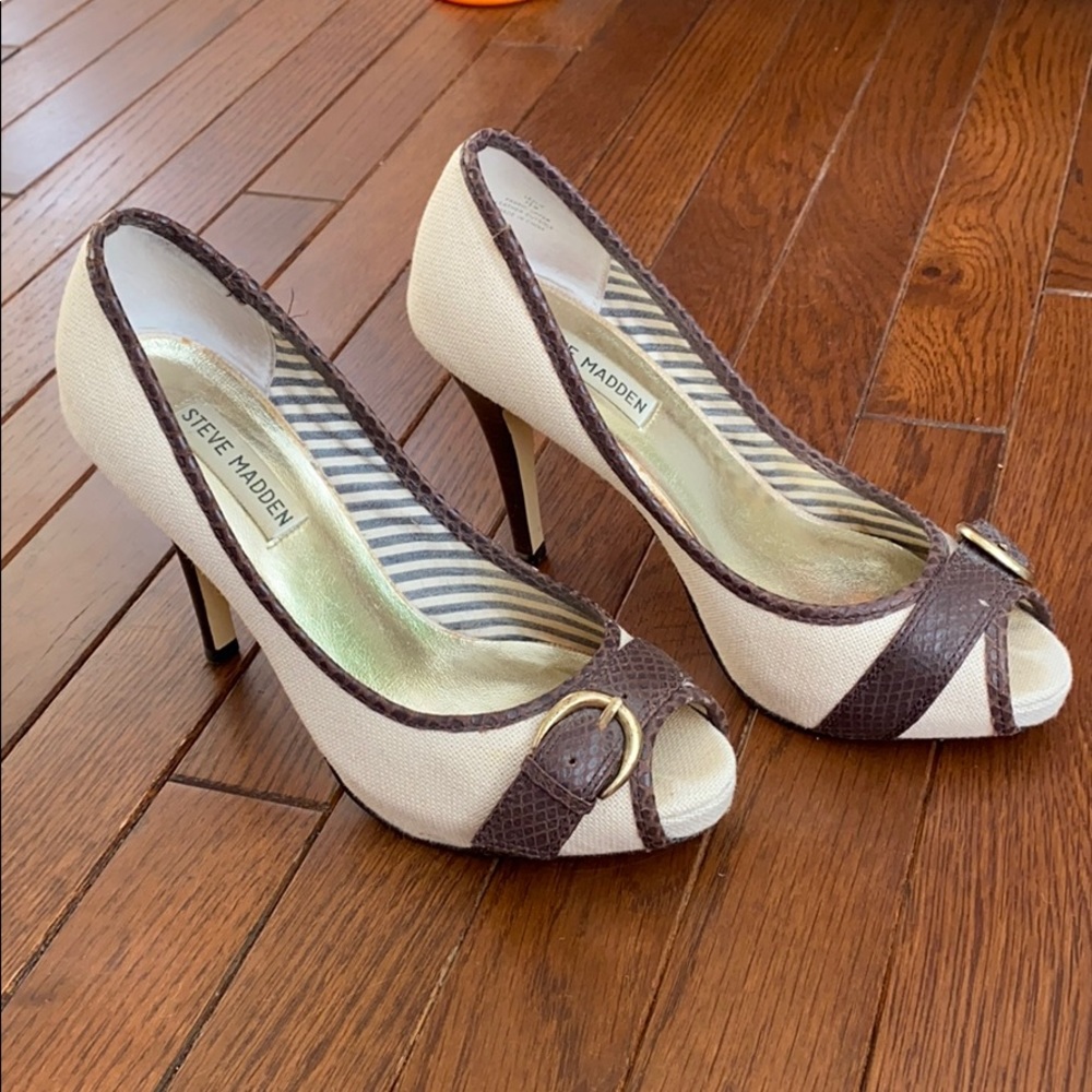 Steve Madden • Platform Pumps